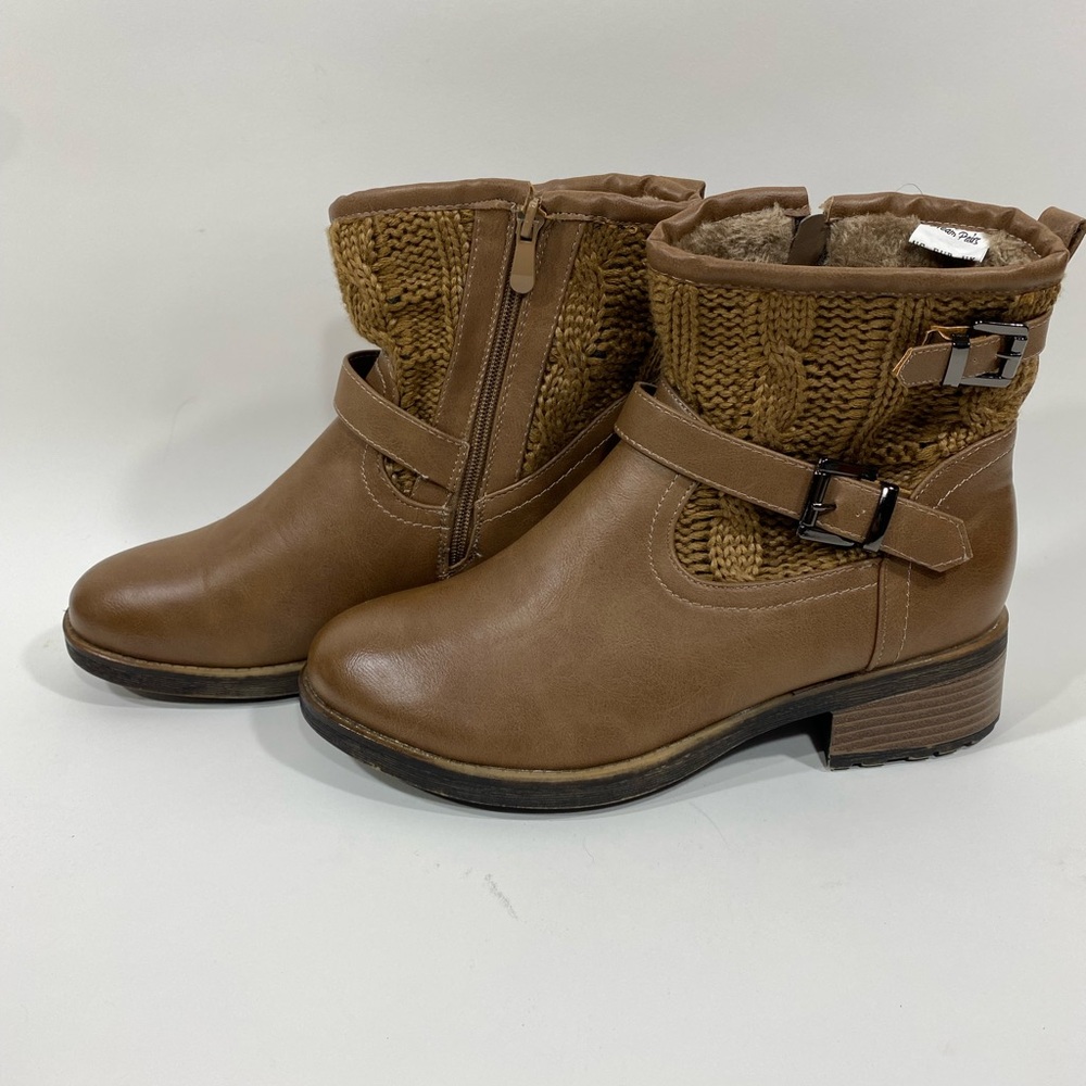 Like new Dream Pairs Brown Ankle Boots with Knit Detail faux fur lined sz 11